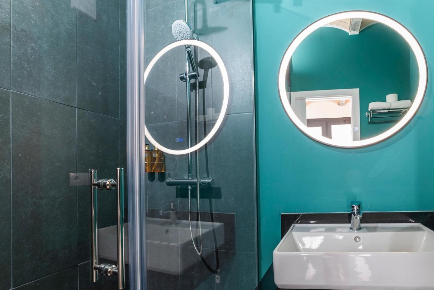 Slow Suites Salvador Севиля Екстериор снимка