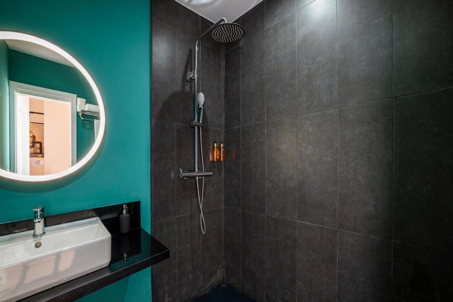 Slow Suites Salvador Севиля Екстериор снимка
